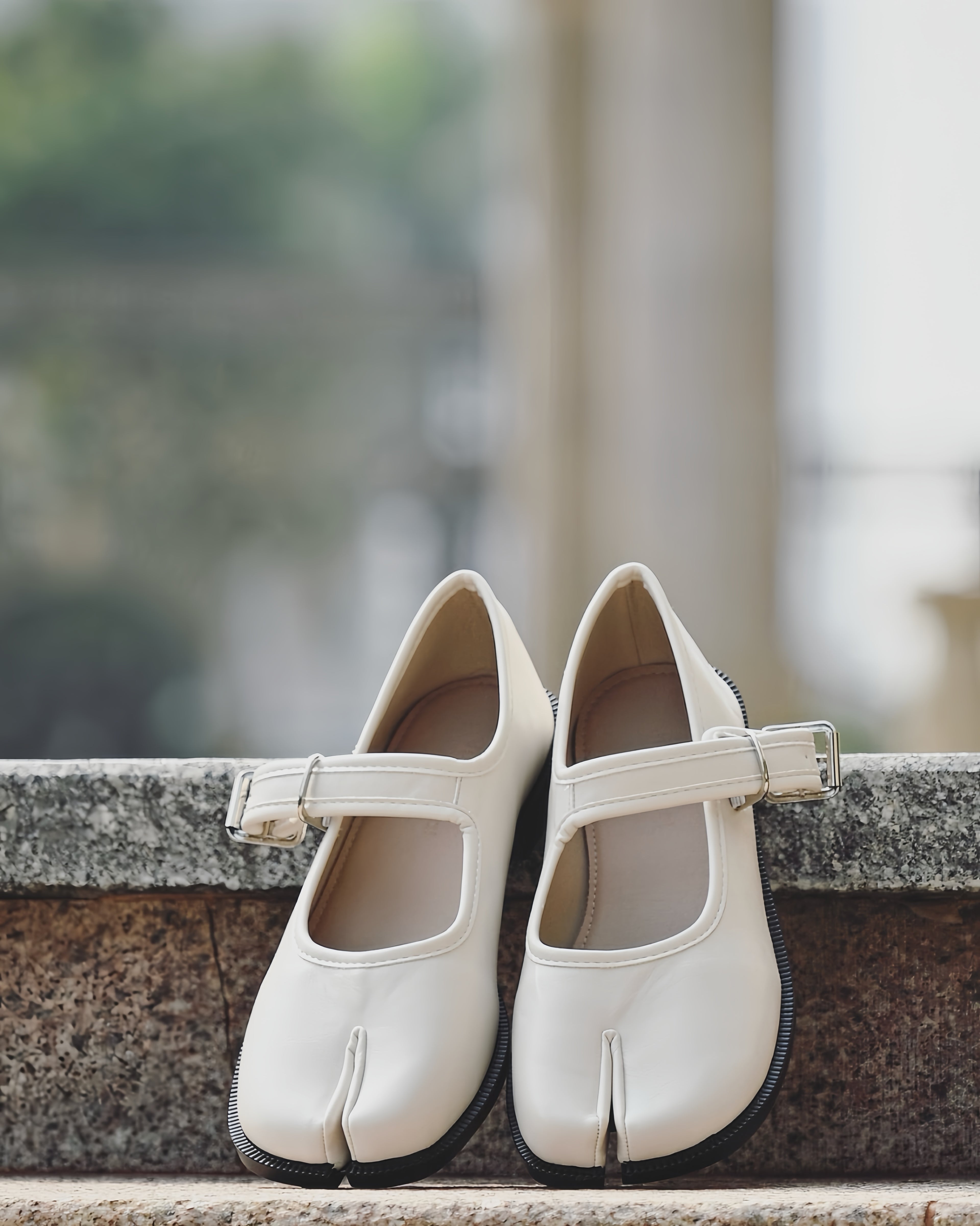 Mary-Janes Tabi White Shoes