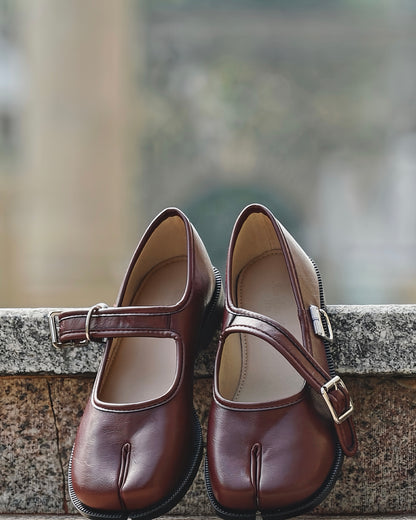 Mary-Janes Tabi Burgundy Shoes