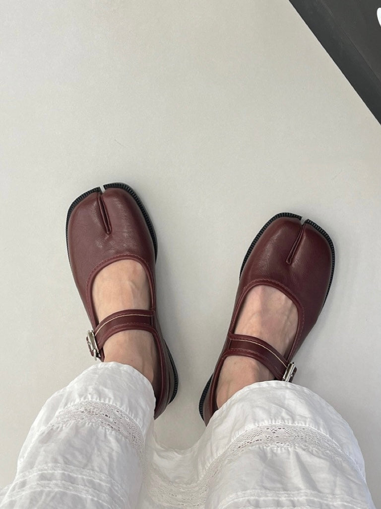 Mary-Janes Tabi Burgundy Shoes