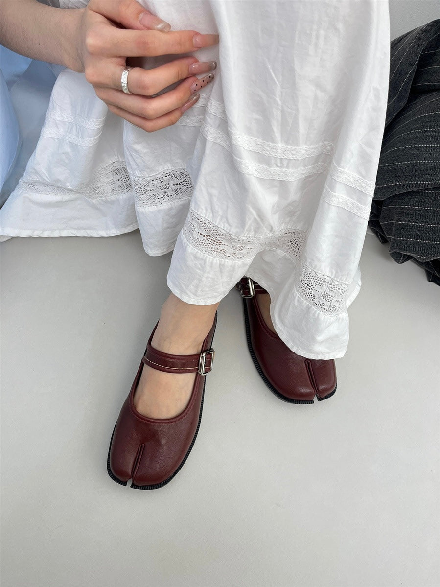 Mary-Janes Tabi Burgundy Shoes