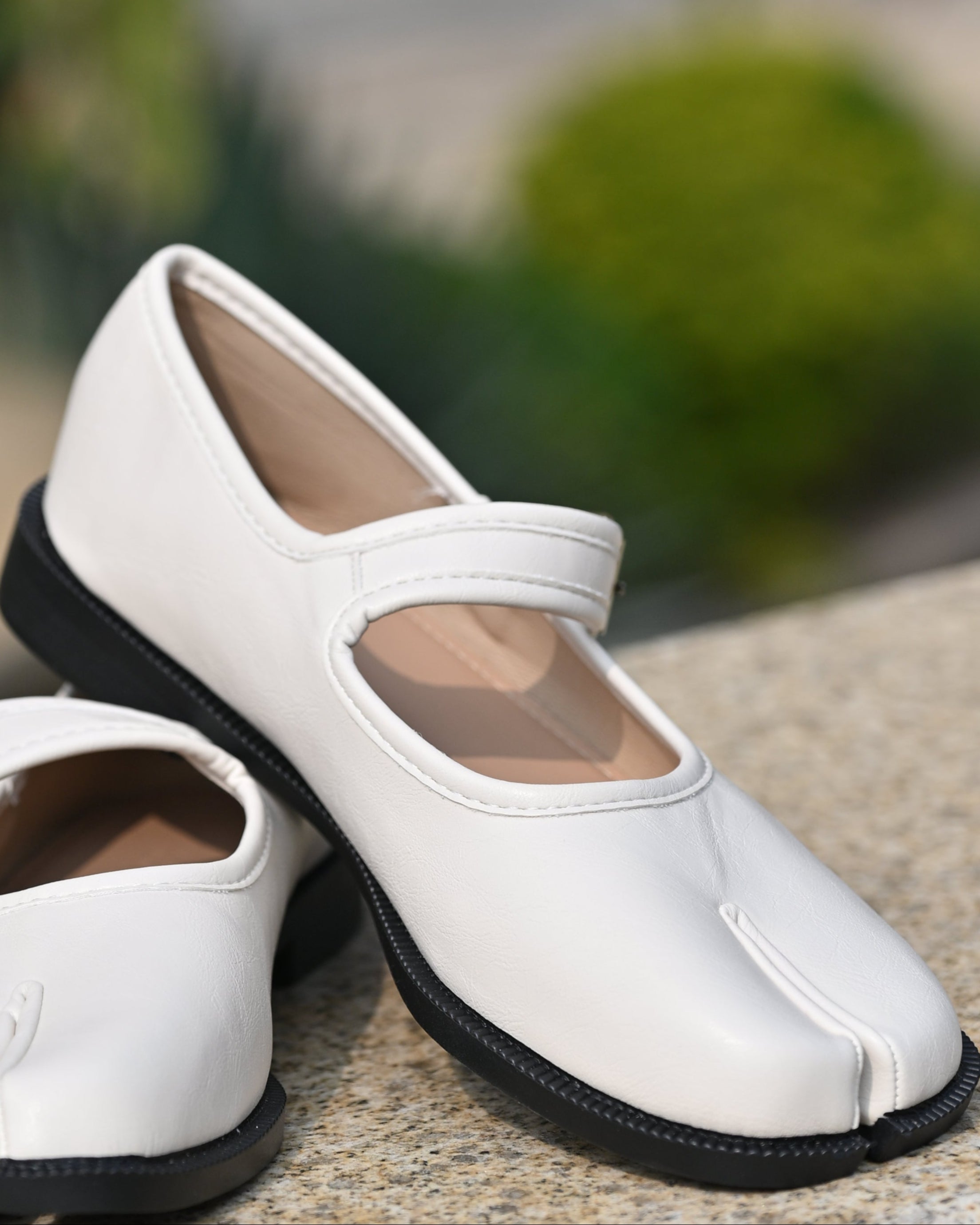 Mary-Janes Tabi White Shoes