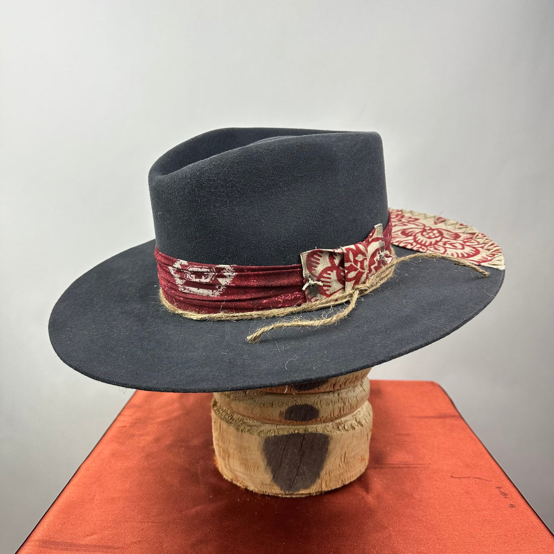 The Monterey Black &amp; Red Distressed Fedora