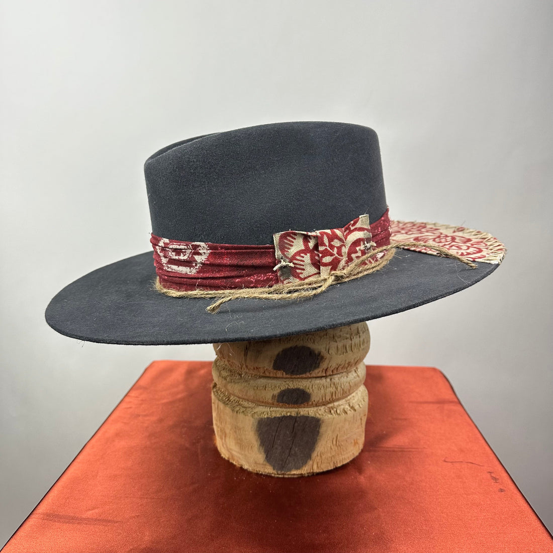 The Monterey Black &amp; Red Distressed Fedora