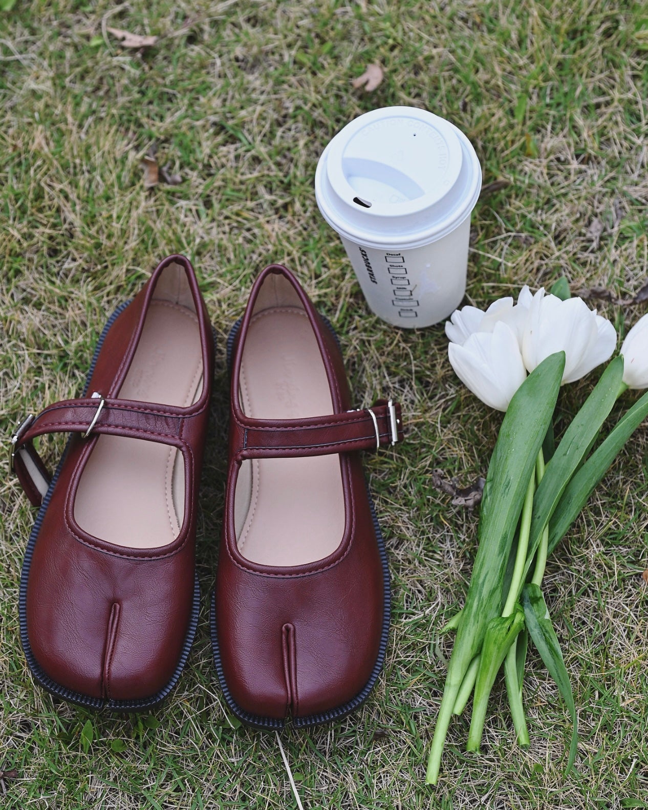 Mary-Janes Tabi Burgundy Shoes